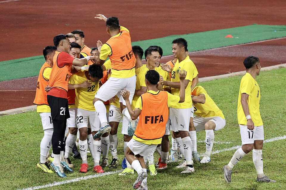 Pantalla con cuotas en vivo durante una jornada deportiva